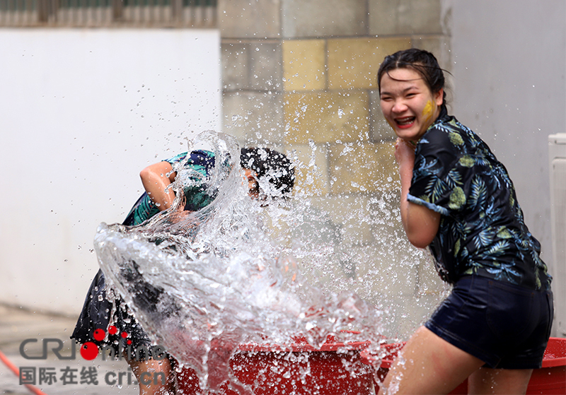 貴州民族大學：東南亞四國留學生共慶潑水節