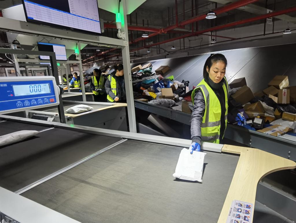 “包裹零售出口”：上海跨境電商開闢新通道