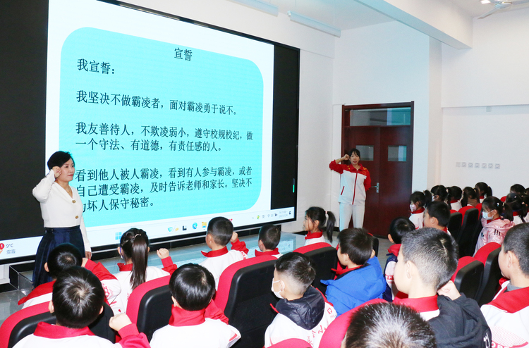 河北定兴：预防校园欺凌 共建文明校园_fororder_006.JPG