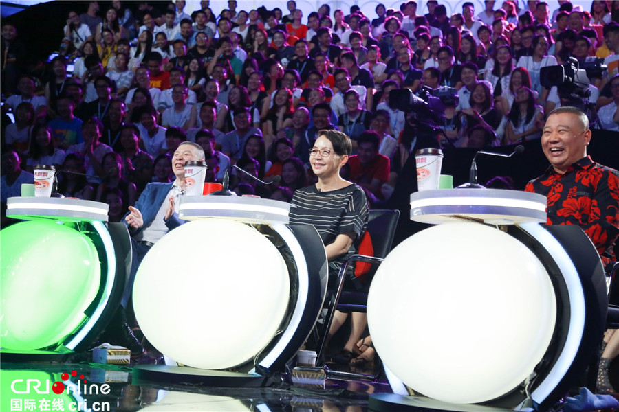 《笑傲3》总决赛 冯小刚爱将决战宋丹丹郭德纲爱徒