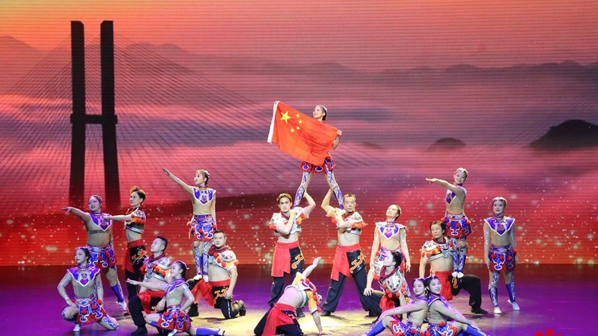 “我和我的祖國”雜技專場晚會在貴陽精彩上演 共享雜技藝術魅力
