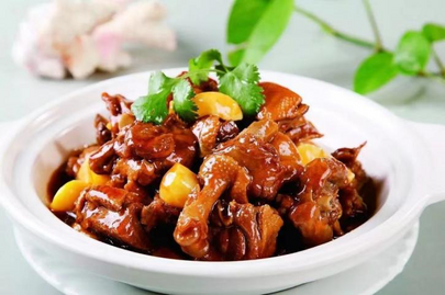 （安义县名菜）苹果烧鸭_fororder_（安义县名菜）苹果烧鸭