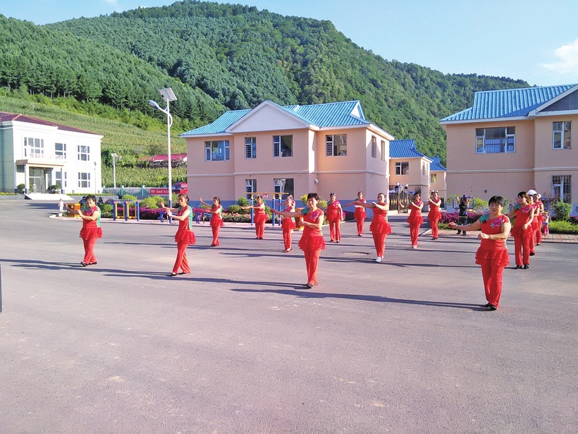 【滾動新聞】【圖説吉林】【社會民生(圖)】【移動版(圖)】吉林省農村文化小廣場建設巡禮 【滾動新聞】【圖説吉林】【社會民生(圖)】【移動版(圖)】吉林省農村文化小廣場建設巡禮