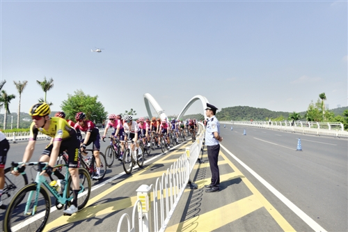 南宁警方圆满完成2019“世巡赛·环广西”（南宁站）赛事安保任务