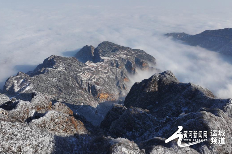 运城雪后五老峰景区美如画