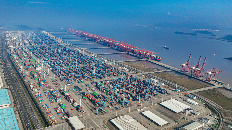 全球唯一宁波舟山港建成第二个千万箱级集装箱码头
