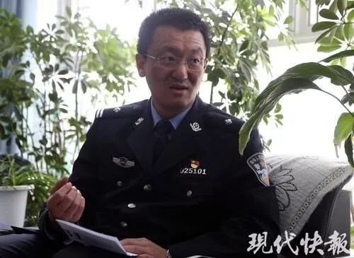 是北京市公安局西城分局出入境管理大队外管中队副中队长,他所在中队