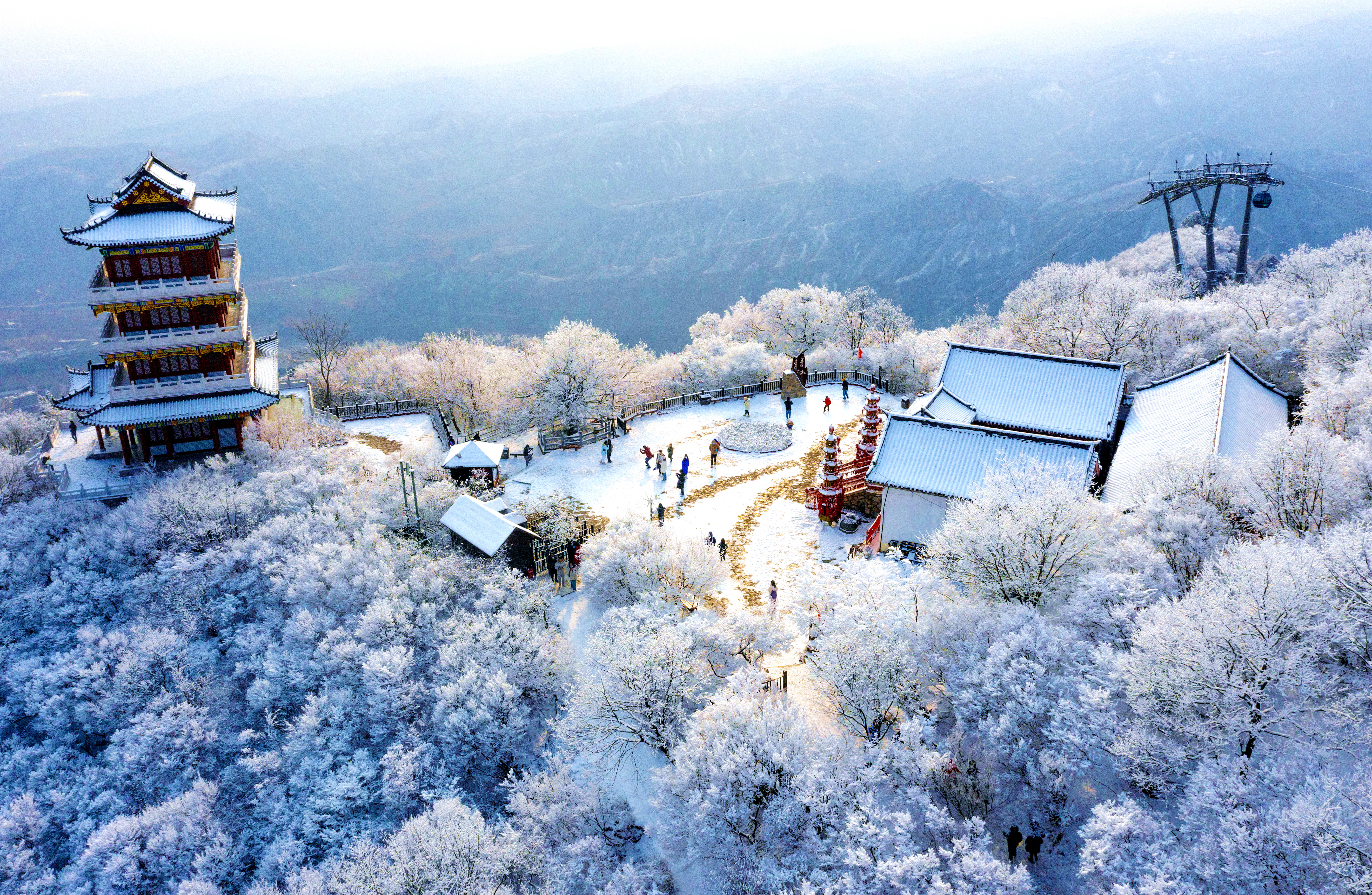 飞雪落成诗 一秒入仙境！雪后河南 美出“天际”