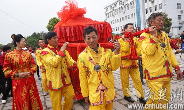 【汽車旅遊圖片】【十堰】【主頁標題】丹江口全域四季遊走進丁家營【內容頁標題】丹江口全域四季遊走進丁家營 遊客紛至遝來賞美景嘗美食尋鄉愁