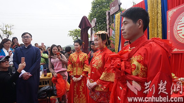 【汽車旅遊圖片】【十堰】【主頁標題】丹江口全域四季遊走進丁家營【內容頁標題】丹江口全域四季遊走進丁家營 遊客紛至遝來賞美景嘗美食尋鄉愁