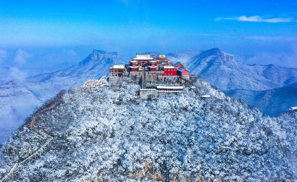 飞雪落成诗 一秒入仙境！雪后河南 美出“天际”