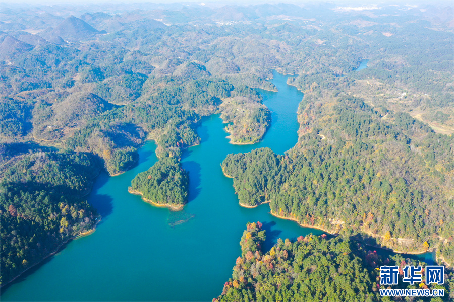 贵州长顺：冬日杜鹃湖美如画