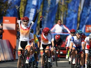 中國隊獲軍運會公路自行車女子個人、團體賽冠軍