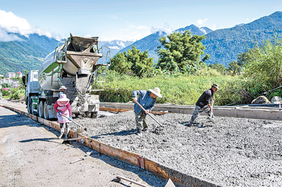 通路十年看墨脱（记录中国）
