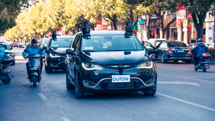 出行有了新选择！杭州这些路线有无人驾驶出租车上线_fororder_1746859278955859968_720px