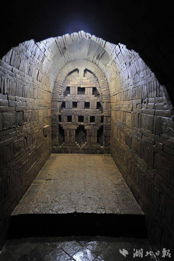 湖北首次发现！“高山流水”南朝画像砖现身襄阳