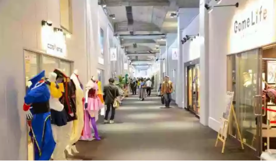 从废弃桥下空间到网红打卡地，这个国家做对了什么？