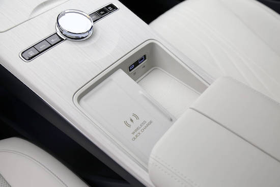 B级纯电轿车最具市场竞争力的旗舰产品之一 吉利银河E8正式开启预售_fororder_image007