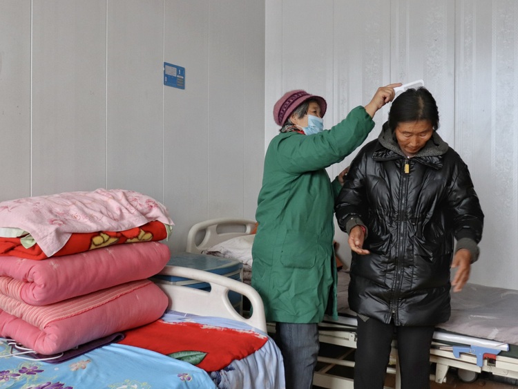 保定博野：养老院里暖意浓 老人温暖度寒冬_fororder_4