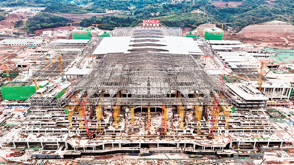 提前一个月 重庆东站全面封顶