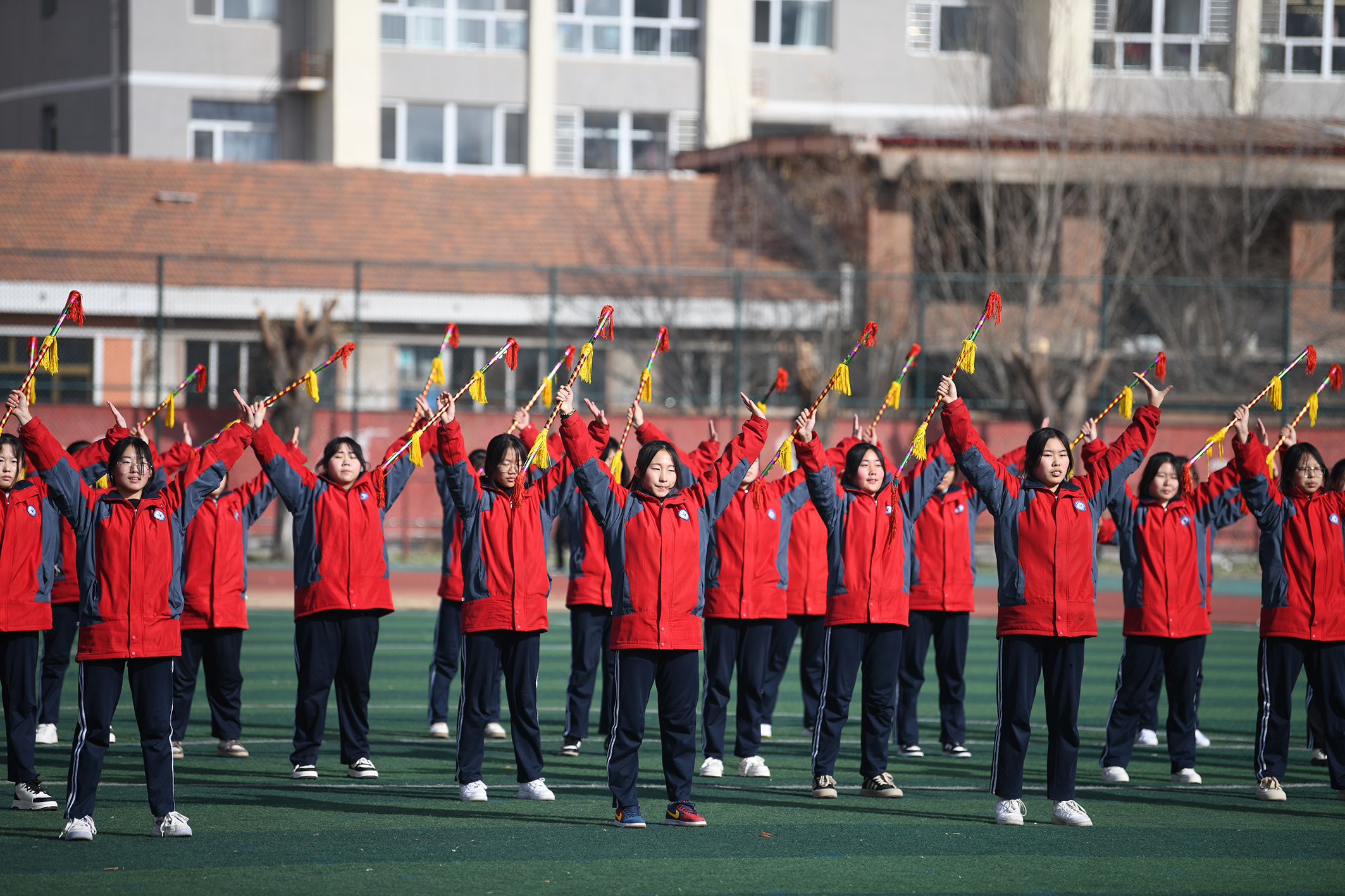 河北隆化：非遗“霸王鞭” 传承在校园_fororder_7