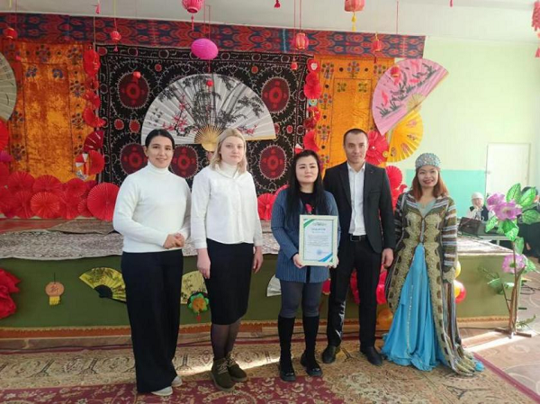 重庆市南坪中学校与乌兹别克斯坦塔什干市第151中学签署姐妹校合同_fororder_图片3