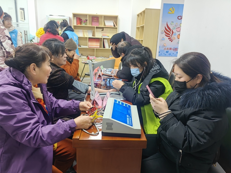 西安市長安區:居民群眾齊歡聚 餃子飄香情亦滿_fororder_微信圖片_20231221134401