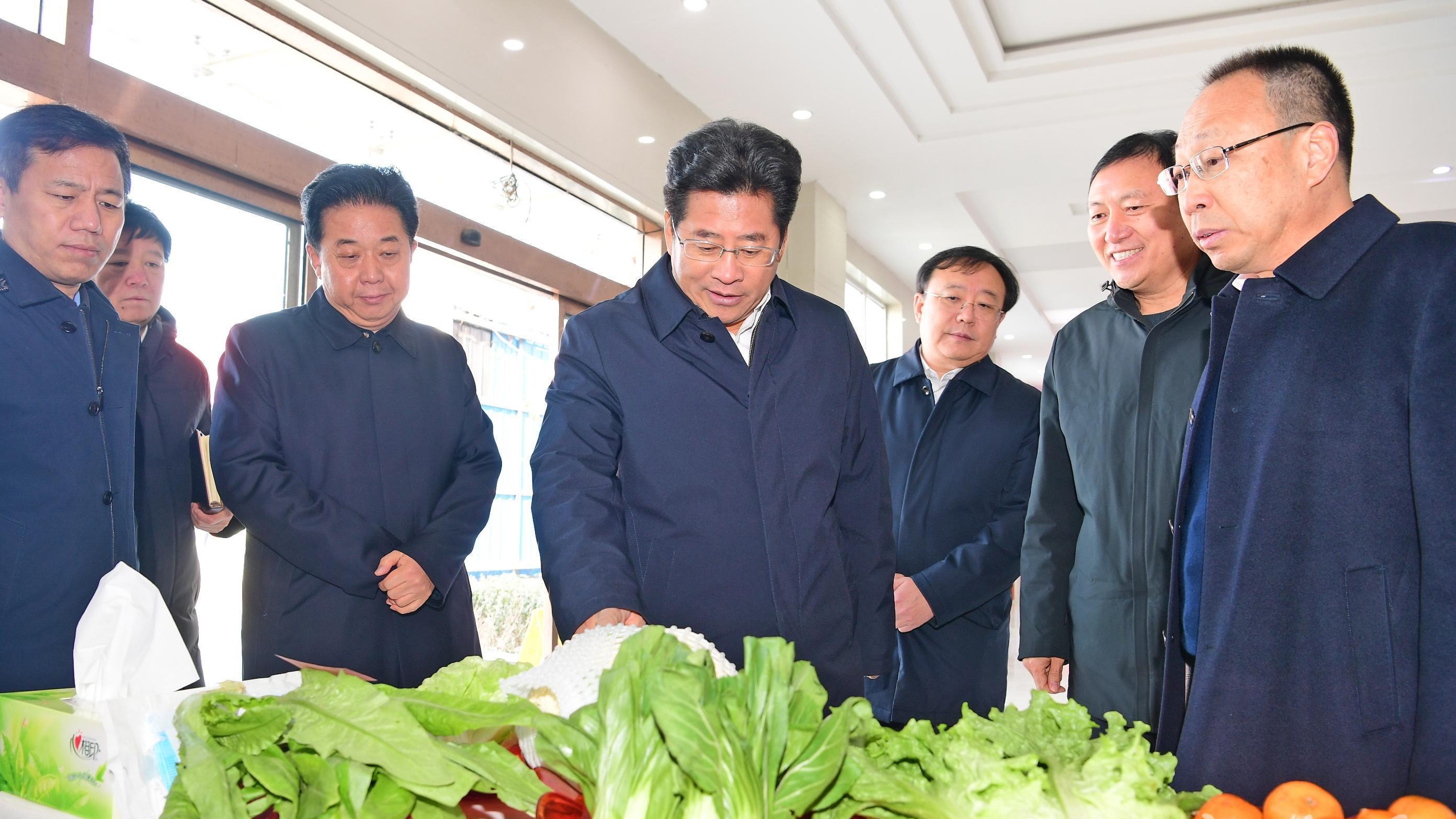 邯郸市委书记李晋宇到邯郸经济技术开发区调研并主持召开座谈会_fororder_20156447_ed5a3b7f-0405-4a73-a6c3-13572c604871_batchwmcopy