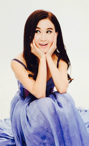 50岁温碧霞拍摄广告大片 风韵犹存