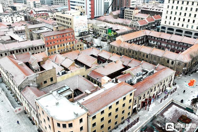 山东青岛：白雪纷飞，老城区银装素裹！