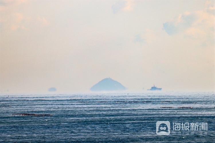 山东青岛：海滨现“海浩”景观