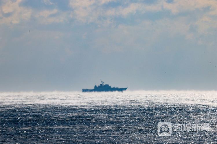 山东青岛：海滨现“海浩”景观