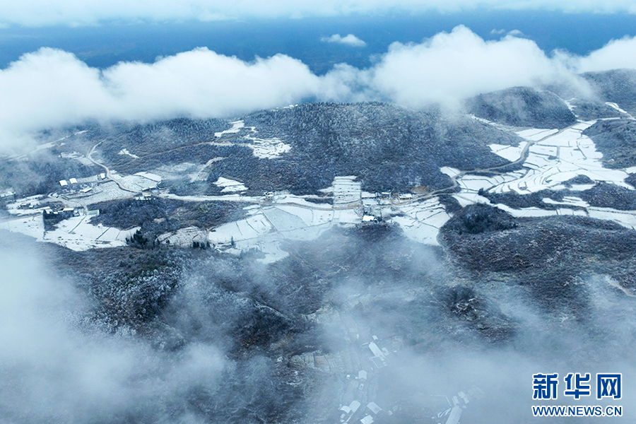 重庆酉阳：雪落天山堡 美景入画来