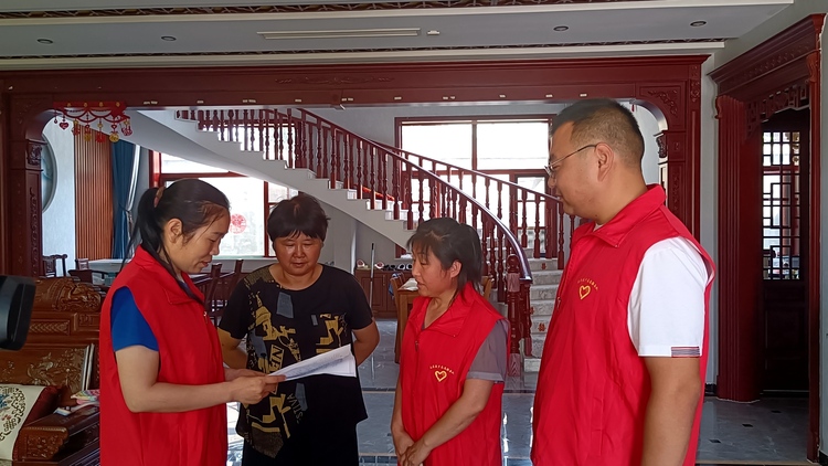 河北唐县：以“双争”为引领 助推城乡  精神文明建设融合发展跑出“加速度”_fororder_唐县南店头乡红白理事会入户宣讲“婚事喜办、丧事简办“政策