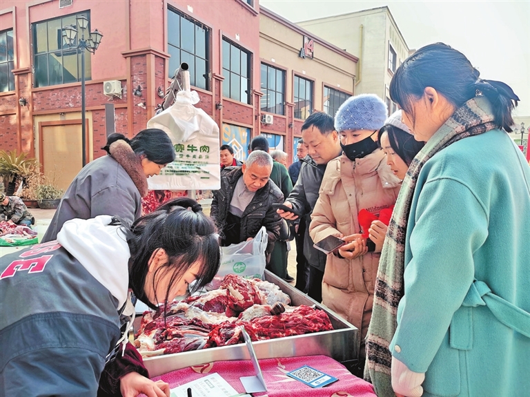 信陽年貨市場紅紅火火迎新年