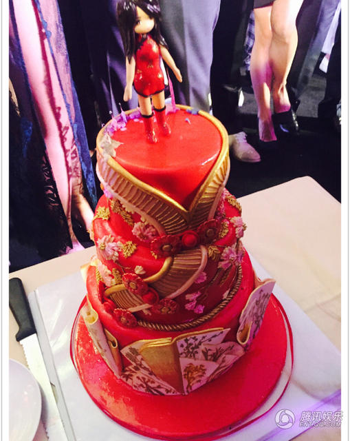 組圖:安以軒辦“夜上海”生日趴 穿旗袍秀美腿_娛樂_騰訊網