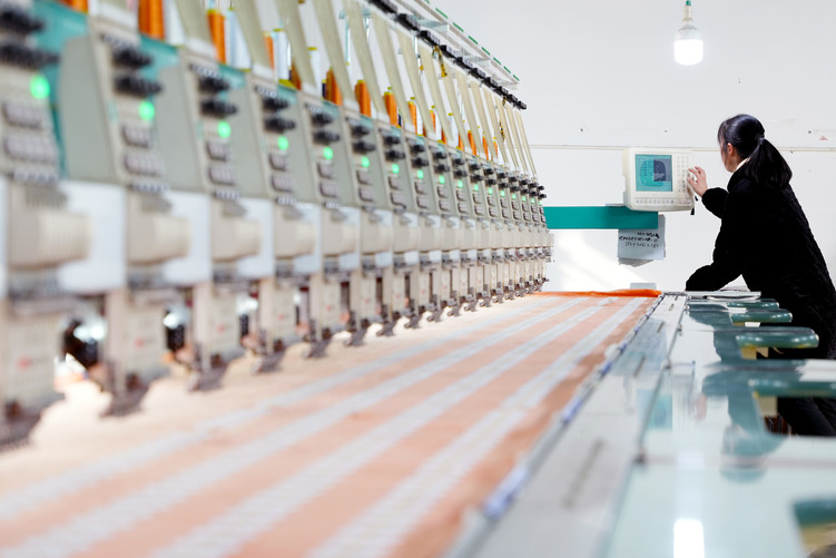 河北隆尧：冬闲人不闲 “门口”也挣钱_fororder_1.JPG