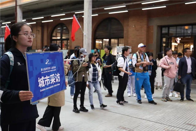 【湖北】【CRI原创】百名中外媒体记者开启城市采访线活动 首站走进武汉江岸区