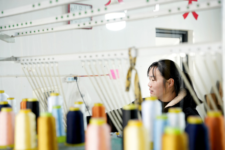 河北隆尧：冬闲人不闲 “门口”也挣钱_fororder_2.JPG