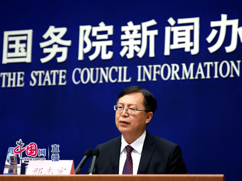国家统计局国民经济综合统计司司长、新闻发言人邢志宏回答记者提问