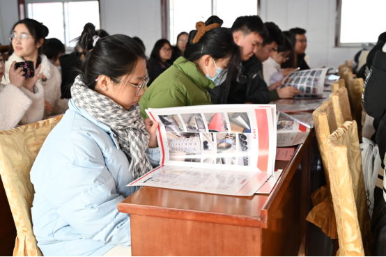 河北鹽山：莘莘學子桑梓行  引鳳還巢助家鄉_fororder_河北鹽山：莘莘學子桑梓行  引鳳還巢助家鄉1561