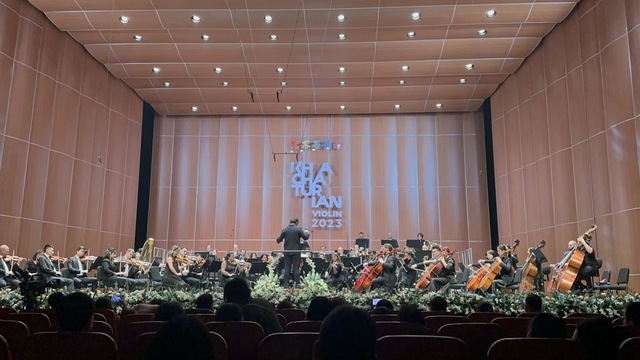第19屆哈恰圖良120週年紀念版國際小提琴比賽頒獎典禮暨閉幕式音樂會在中央歌劇院舉行_fororder_3