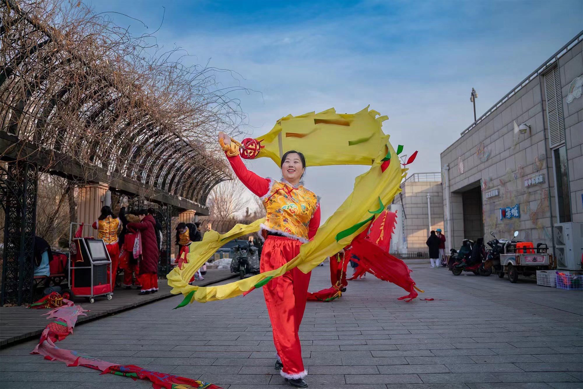 沧州渤海新区港城区举行2024年“民俗过大年”——“迎新春 写春联 送祝福”大型公益活动_fororder_微信图片_20240130152839