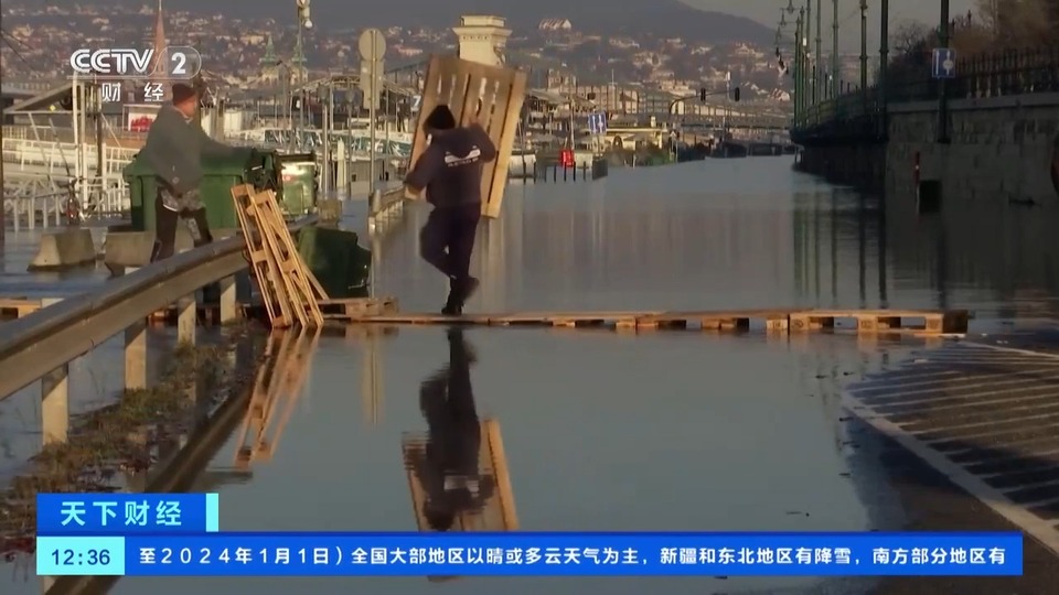 多瑙河水位暴涨 匈牙利首都布达佩斯发生罕见冬季洪水