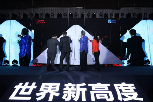 富士达为新雪国打造度假穿山电梯 演绎638米70秒登顶 富士达为新雪国打造度假穿山电梯 演绎638米70秒登顶