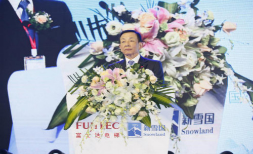 富士达为新雪国打造度假穿山电梯 演绎638米70秒登顶 富士达为新雪国打造度假穿山电梯 演绎638米70秒登顶