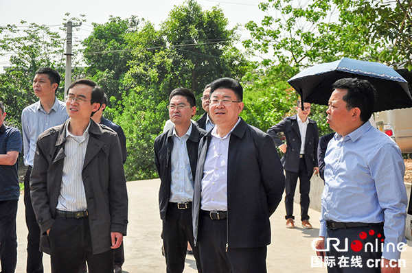 國際在線四川消息:近日,自貢市沿灘區區委書記鄒天才帶隊對沿灘區