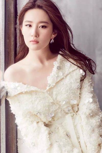 亚洲十美：刘亦菲第十杨幂第二赵丽颖第一