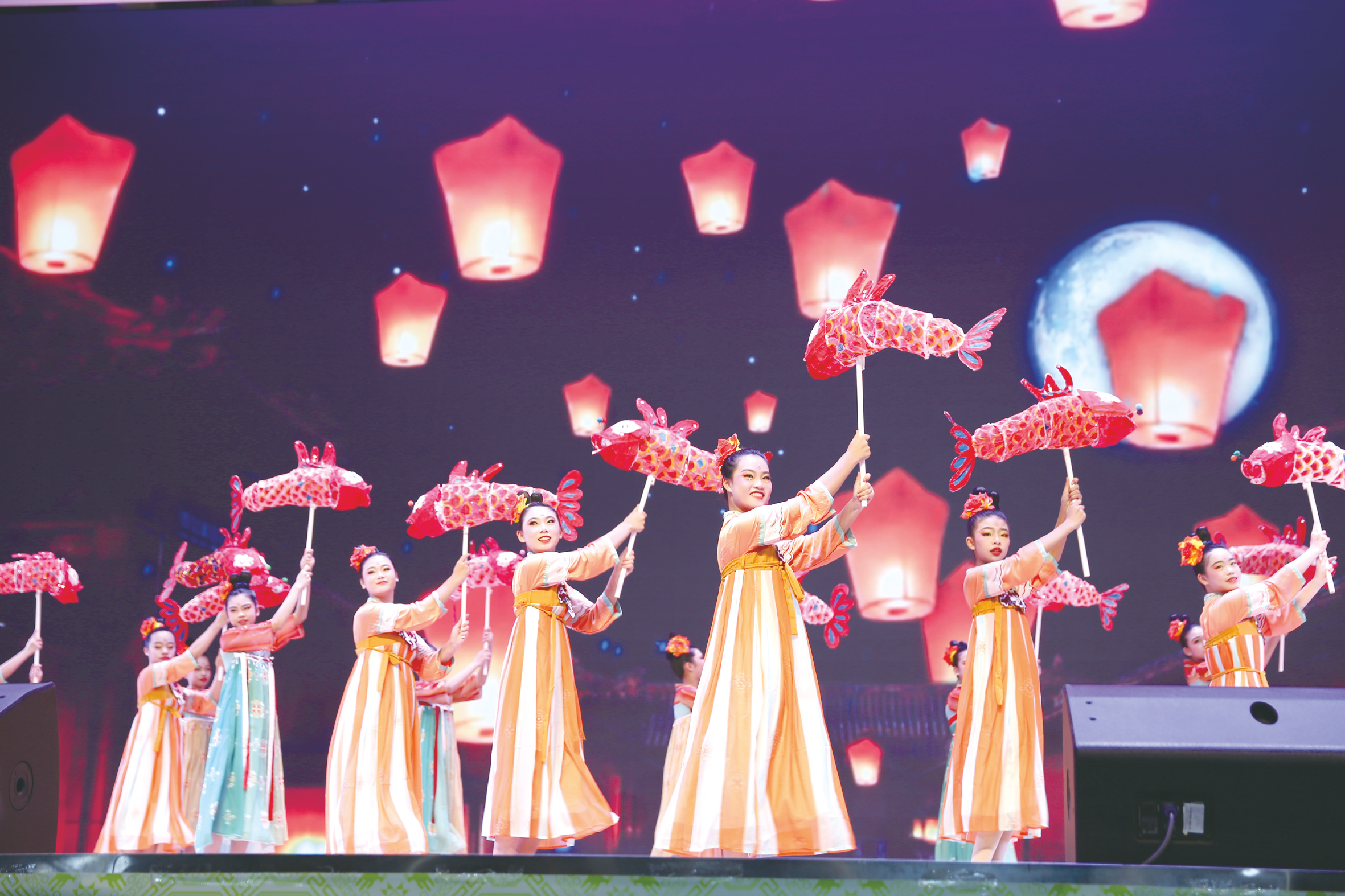 南宁：校园迎新多姿多彩 青春灵动“艺”趣横生