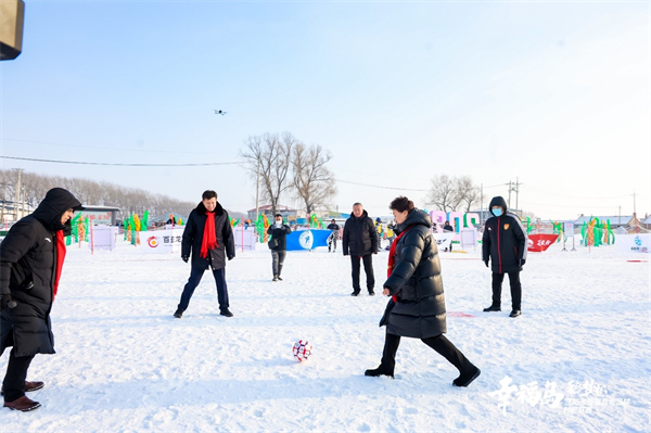 “幸福岛·稻梦杯”沈阳市首届雪地足球村超联赛开赛_fororder_村超8